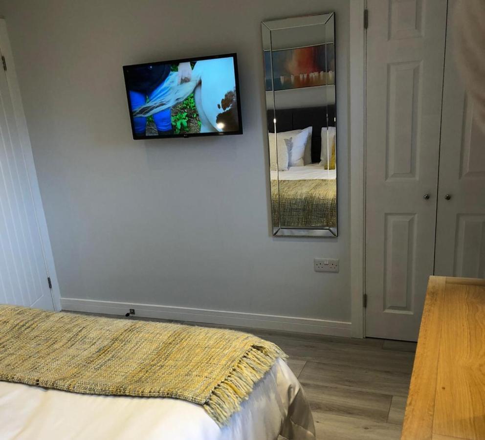 Thistledown Lodge! 5 Minutes From Beach! Free Cancellation! Haverfordwest Exterior photo